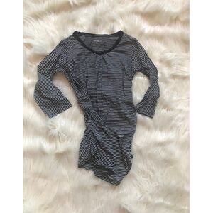 A pea in the pod stripe maternity top S